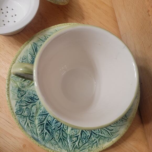 Nordstrom Italy Majolica Covered Daisy Tea Mug Set w/ Insert, Saucer and Lid - Picture 7 of 11